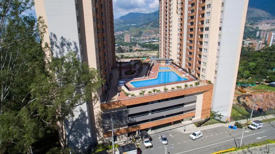 Edificio residencial de la galería de Plural Propiedades